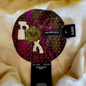 Roxy lightweight snow board pants, with vents, no stains or rips, yellow